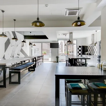 Hotel Selina Theatrou Atena