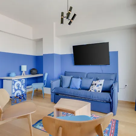 Selina Theatrou Hotel