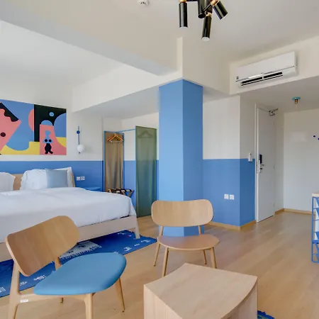Hotel Selina Theatrou Atena