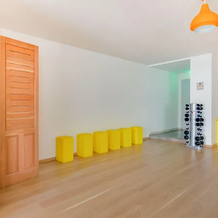 Selina Theatrou Hotel